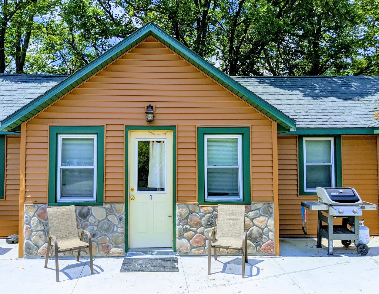 Hall Lake Cabins Gallery 2410 Albion Avenue, Fairmont, Minnesota