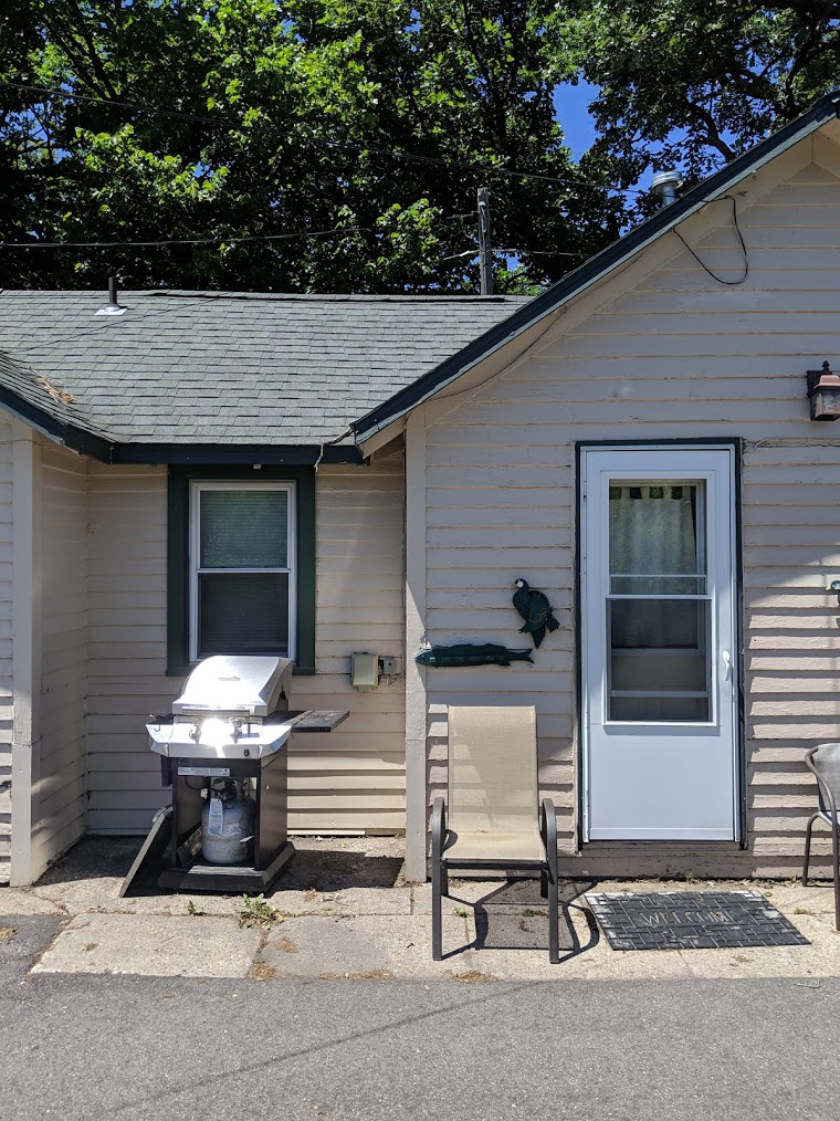 Hall Lake Cabins Gallery 2410 Albion Avenue, Fairmont, Minnesota 56031 Hall Lake Cabins